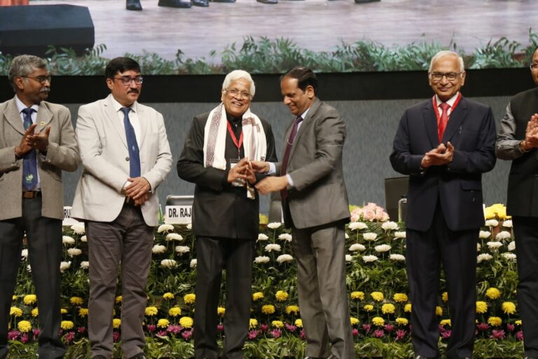 उदयपुर के डॉ. ब्रह्मानंद व्यास को नीम अनुसंधान एवं प्रचार प्रसार के लिए लाइफटाइम कमिटमेंट अवार्ड