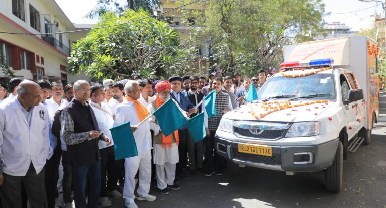 पशुपालकों को घर बैठे मिलेगी पशु चिकित्सा सुविधा उदयपुर में जनप्रतिनिधियों ने मोबाइल पशु चिकित्सा वैन को दिखाई हरी झण्डी जयपुर में राज्य स्तरीय समारोह में मुख्यमंत्री ने किया मोबाइल वेटरनरी इकाइयों का लोकार्पण